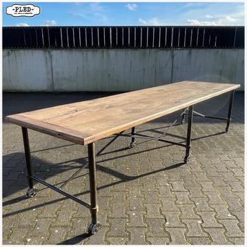 Grote eikenhouten eettafel, 330 cm - mooi metalen onderstel! beschikbaar voor biedingen