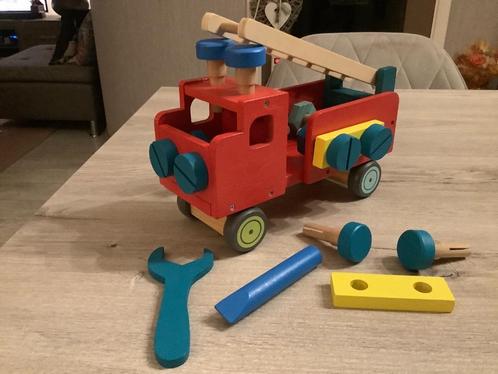 Houten brandweer knutselwagen (20x26 cm), Kinderen en Baby's, Speelgoed | Houten speelgoed, Zo goed als nieuw, Rij- of Hobbelspeelgoed