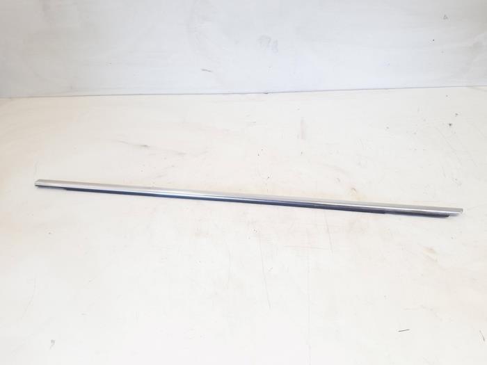 Joint de vitre d'un Volkswagen Passat, Autos : Pièces & Accessoires, Carrosserie & Tôlerie, Volkswagen, Utilisé, 3 mois de garantie