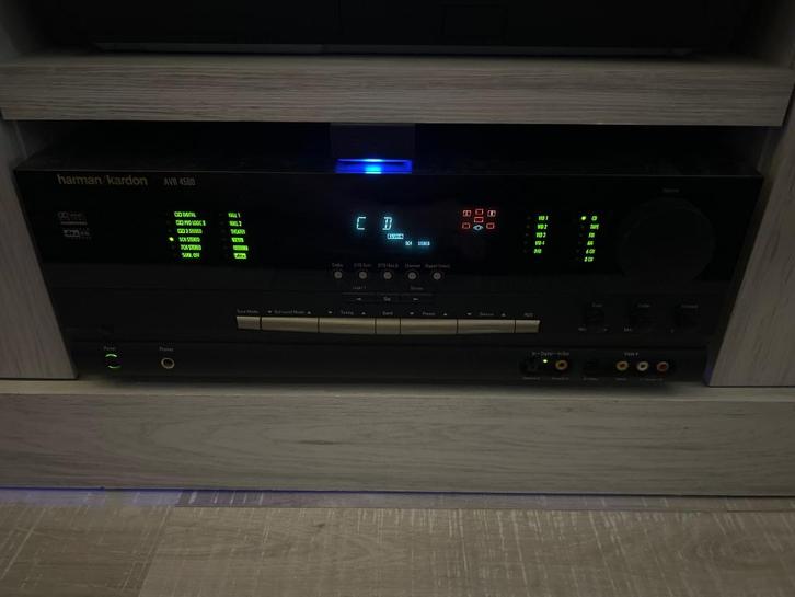 Amplis home cinéma 5.1 Harman kardon avr 4500, Audio, Tv en Foto, Versterkers en Ontvangers, Zo goed als nieuw, 5.1, 60 tot 120 watt