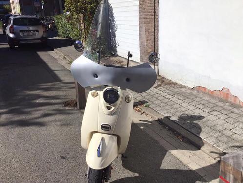 VENESI Lowigi Scooter injectie 50cc, Vélos & Vélomoteurs, Scooters | Marques Autre, Utilisé, Classe A (25 km/h), Essence, Enlèvement ou Envoi