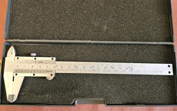 Meetinstrument / Schuifmaatlat. beschikbaar voor biedingen