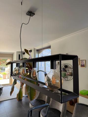 Lamp eettafel beschikbaar voor biedingen