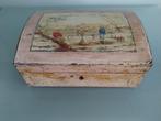 Oude beschilderde houten kist, Antiek en Kunst, Antiek | Woonaccessoires, Ophalen of Verzenden