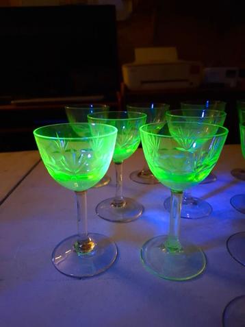 11 verres en ouraline  beschikbaar voor biedingen