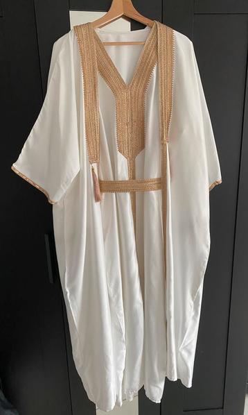 Caftan beschikbaar voor biedingen