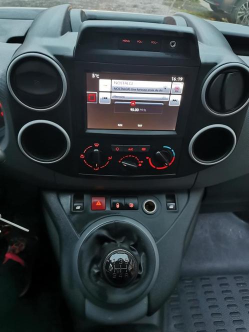 Aut, Auto's, Bestelwagens en Lichte vracht, Particulier, Achteruitrijcamera, Bluetooth, Elektrische buitenspiegels, Parkeercamera