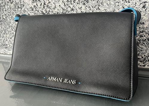 Zwarte Armani Jeans Handtas met Blauwe Accenten, Handtassen en Accessoires, Tassen | Damestassen, Zo goed als nieuw, Handtas, Zwart
