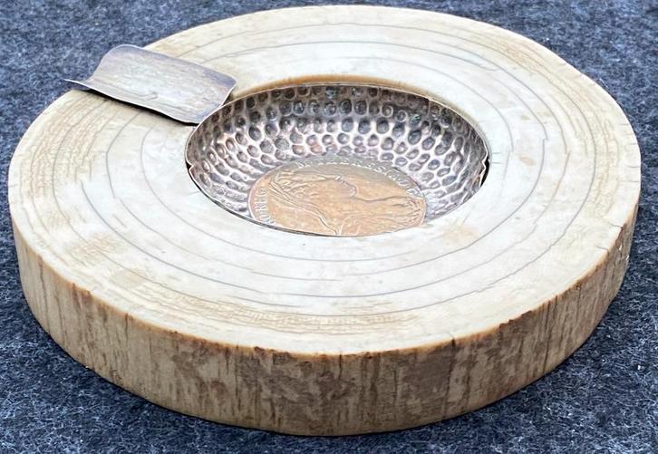 19e eeuwse asbak met Oostenrijkse sterling zilveren munt, Antiek en Kunst, Antiek | Woonaccessoires, Ophalen of Verzenden