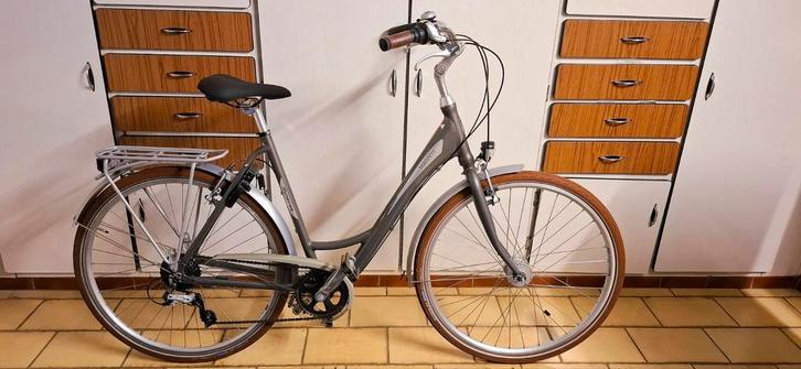 Damesfiets Minerva in zeer goede nieuwe staat, Vélos & Vélomoteurs, Vélos | Femmes | Vélos pour femme, Comme neuf, Autres marques