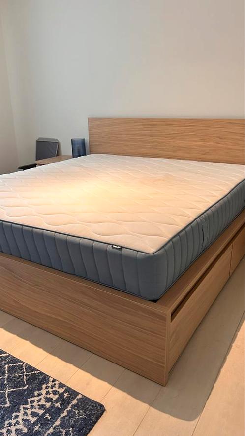 Bed + matras (Ikea) 180x200, Huis en Inrichting, Slaapkamer | Bedden, Zo goed als nieuw, Tweepersoons, 180 cm, 200 cm, Hout, Beige