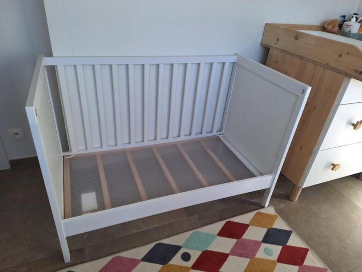 Babybed in perfecte staat, Kinderen en Baby's, Kinderkamer | Bedden, Zo goed als nieuw, Minder dan 140 cm, Minder dan 70 cm, Matras