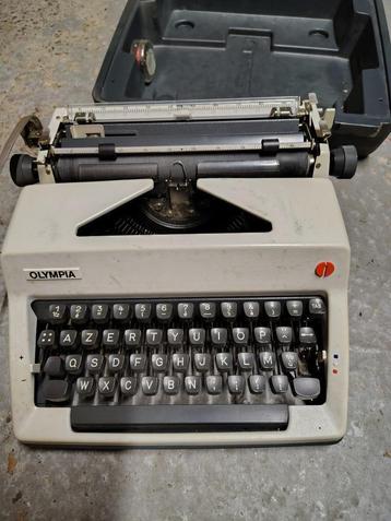 Olympia typmachine SM9 beschikbaar voor biedingen