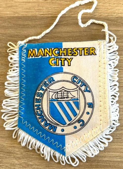 Manchester City 1980s fantastisch vintage vaantje, Verzamelen, Sportartikelen en Voetbal, Zo goed als nieuw, Vaantje of Sjaal
