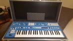UDO Audio Super 6 Blauw + flightcase, Muziek en Instrumenten, Synthesizers, Zo goed als nieuw, Met koffer of flightcase, Ophalen