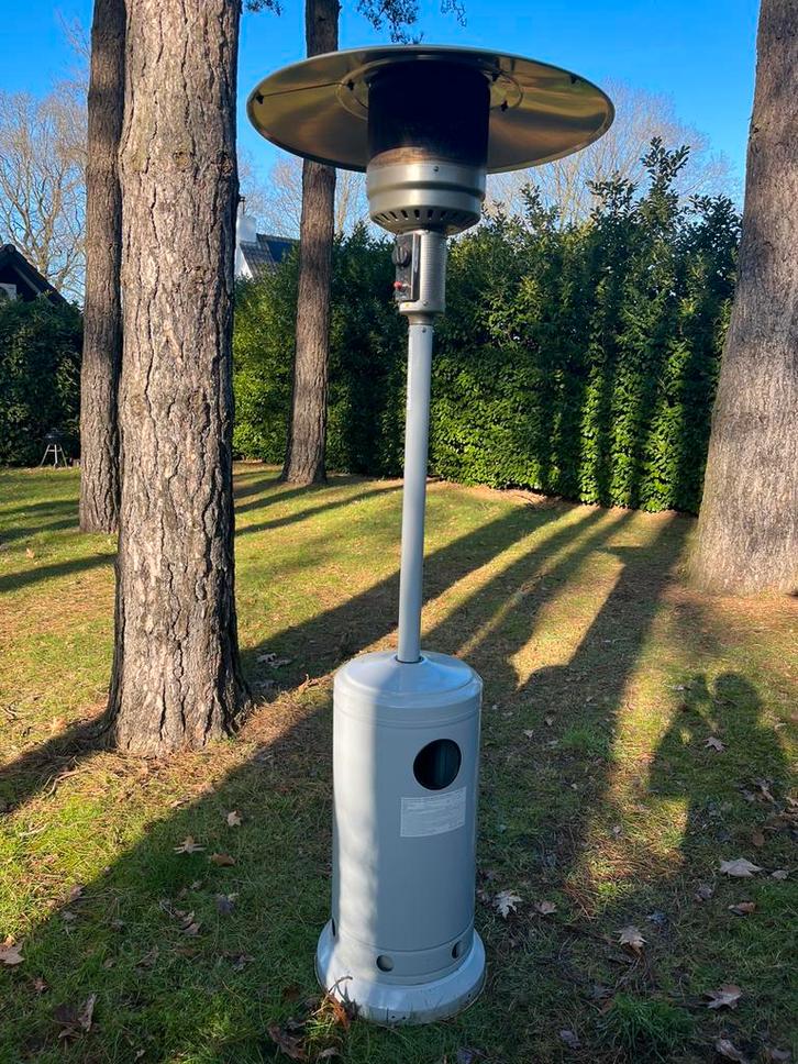 Terrasbrander op gas met beschermhoes, Jardin & Terrasse, Chauffage de terrasse, Comme neuf, Gaz, Enlèvement