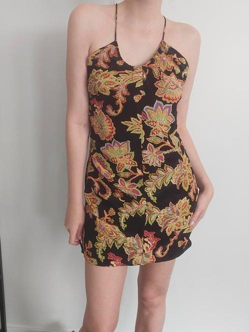 Nieuw kleedje van Mango. Maat L, Kleding | Dames, Jurken, Nieuw, Maat 42/44 (L), Zwart, Boven de knie, Ophalen of Verzenden