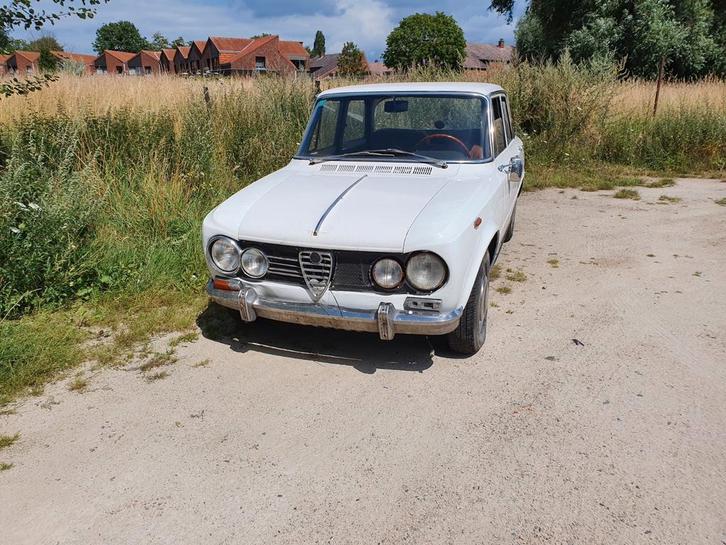Alfa giulia super 1600 1971, Autos, Alfa Romeo, Particulier, Giulia, Essence, Berline, Boîte manuelle, Blanc