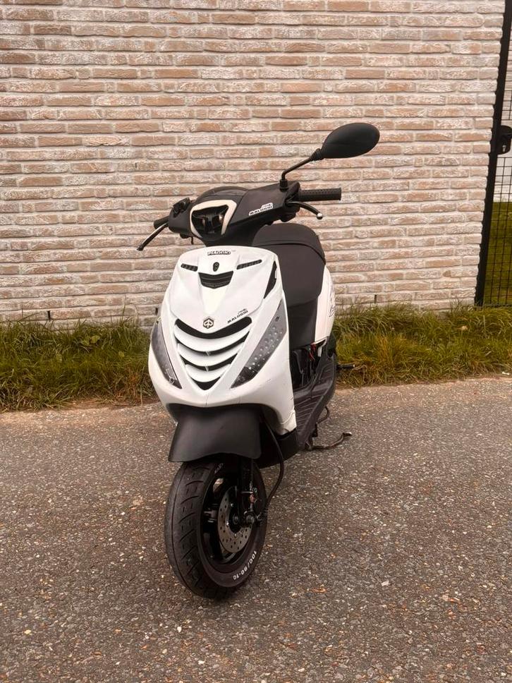 Kijk beschrijving, Fietsen en Brommers, Scooters | Piaggio, Zo goed als nieuw, Zip, Klasse A (25 km/u), Benzine, Ophalen