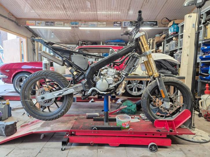 Derbi limited edition en lot onderdelen, Fietsen en Brommers, Brommers | Derbi, Ophalen of Verzenden