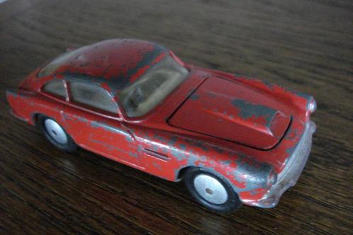 Aston Martin DB.4 (1961-1963), Hobby en Vrije tijd, Modelauto's | 1:43, Gebruikt, Auto, Corgi, Ophalen of Verzenden