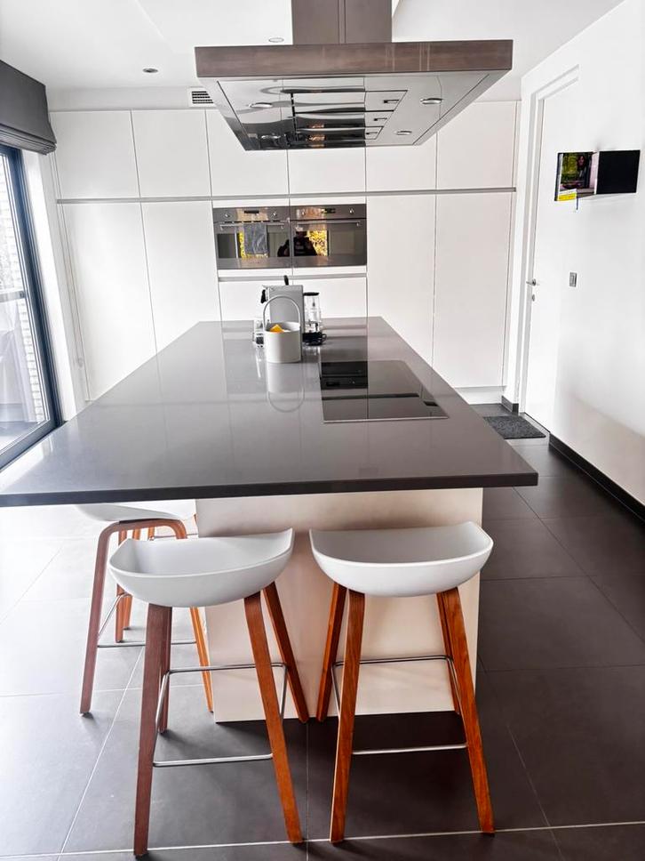 Keuken met toestellen, Huis en Inrichting, Keuken | Complete keukens, Gebruikt, Enkelwandige keuken, Wit, Composiet, Greeploos