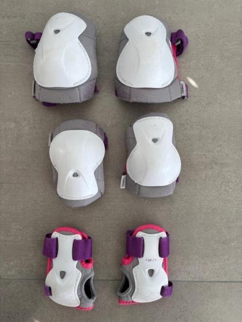 Set kinderbeschermers voor rolschaatsen, Kinderen en Baby's, Speelgoed | Buiten | Rolschaatsen, Gebruikt, Kinderen, Ophalen of Verzenden