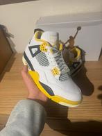 Jordan 4 RETRO Vivid sulfur | Maat 44,5, Kleding | Heren, Schoenen, Overige kleuren, Nike, Nieuw, Ophalen of Verzenden