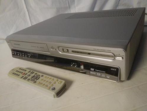 Grundig GDR 6460 VCR, DVD recorder/VHS recorder, by Daewoo, Audio, Tv en Foto, DVD spelers, Gebruikt, Dvd-recorder, Overige merken