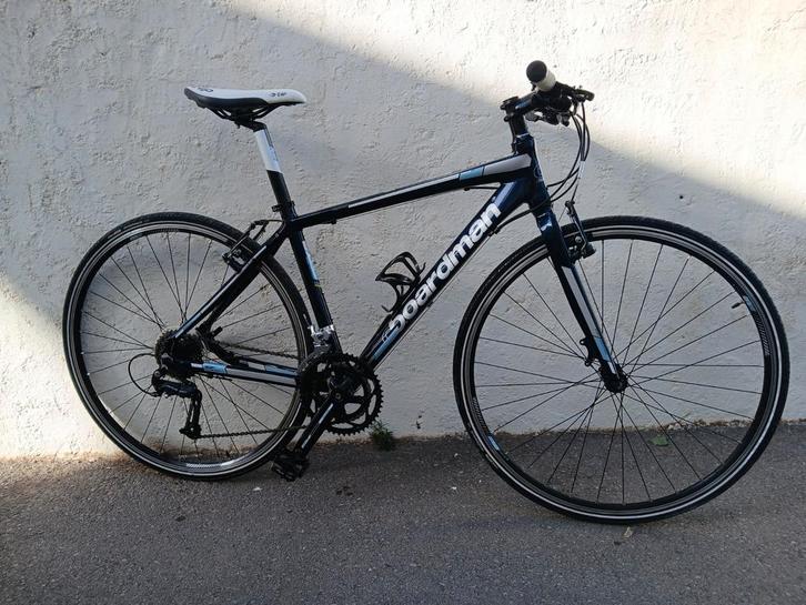 Sportfiets Hybride met recht stuur

Merk Boardman
Framemaat, Fietsen en Brommers, Fietsen | Heren | Sportfietsen en Toerfietsen