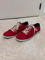 Tommy Hilfiger Sneakers Rood Maat 44 - Zo Goed Als Nieuw, Kleding | Heren, Schoenen, Overige kleuren, Ophalen of Verzenden, Zo goed als nieuw