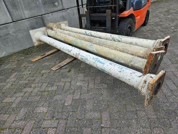4 oude gietijzeren pilaren / zuilen / palen Hoog 2.80 meter, Enlèvement, Comme neuf