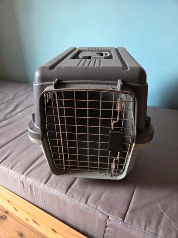 Pvc benche voor middelgrote hond. beschikbaar voor biedingen