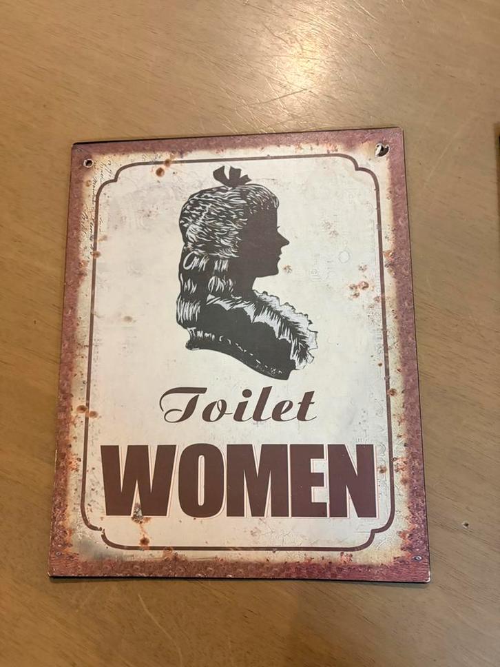 2 metalen bordjes 20 x 25 cm, Huis en Inrichting, Woonaccessoires | Tekstborden en Spreuken, Zo goed als nieuw, Ophalen