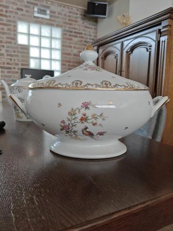 Porseleinen soepterrine  beschikbaar voor biedingen