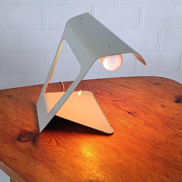 Philips lamp attr Charlotte Perriand 1950-60s  gelakt metaal, Huis en Inrichting, Lampen | Tafellampen, Gebruikt, Metaal, Ophalen of Verzenden