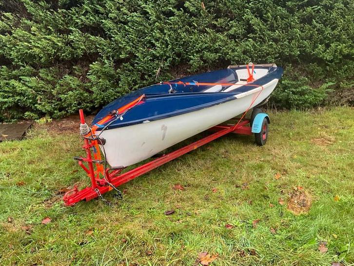 Polyester zeilboot met trailer, Watersport en Boten, Roeiboten, Gebruikt