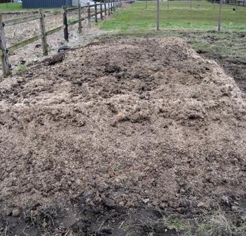 Paardenmest gratis te Schriek. Super kwaliteit, Tuin en Terras, Aarde en Mest, Ophalen, Mest