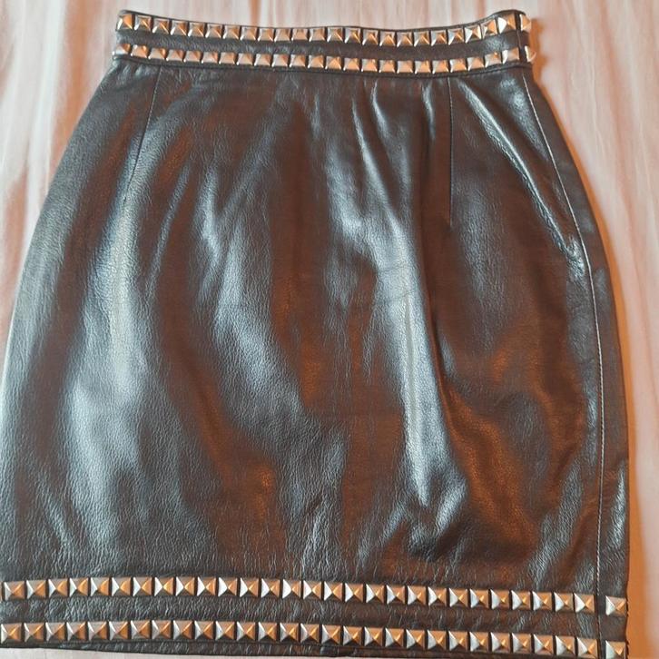 MOSCHINO*LEDEREN ROK met STUDS*ZWART*SMALL*NIEUW*, Kleding | Dames, Rokken, Nieuw, Maat 36 (S), Zwart, Boven de knie, Ophalen