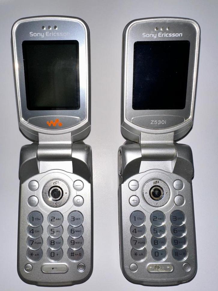 Sony Ericsson Collector mobiele telefoonduo, Telecommunicatie, Mobiele telefoons | Sony, Gebruikt, Zonder abonnement, Inklapmodel
