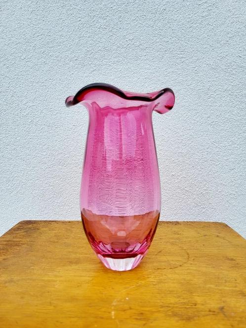 Studio Cristal vaas, genummerd GL 110/1995 , Roos en helder, Antiek en Kunst, Antiek | Glaswerk en Kristal, Ophalen of Verzenden