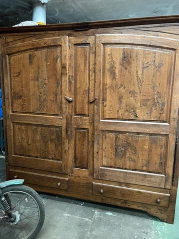 2deurs kleerkast met 2schuiven beschikbaar voor biedingen