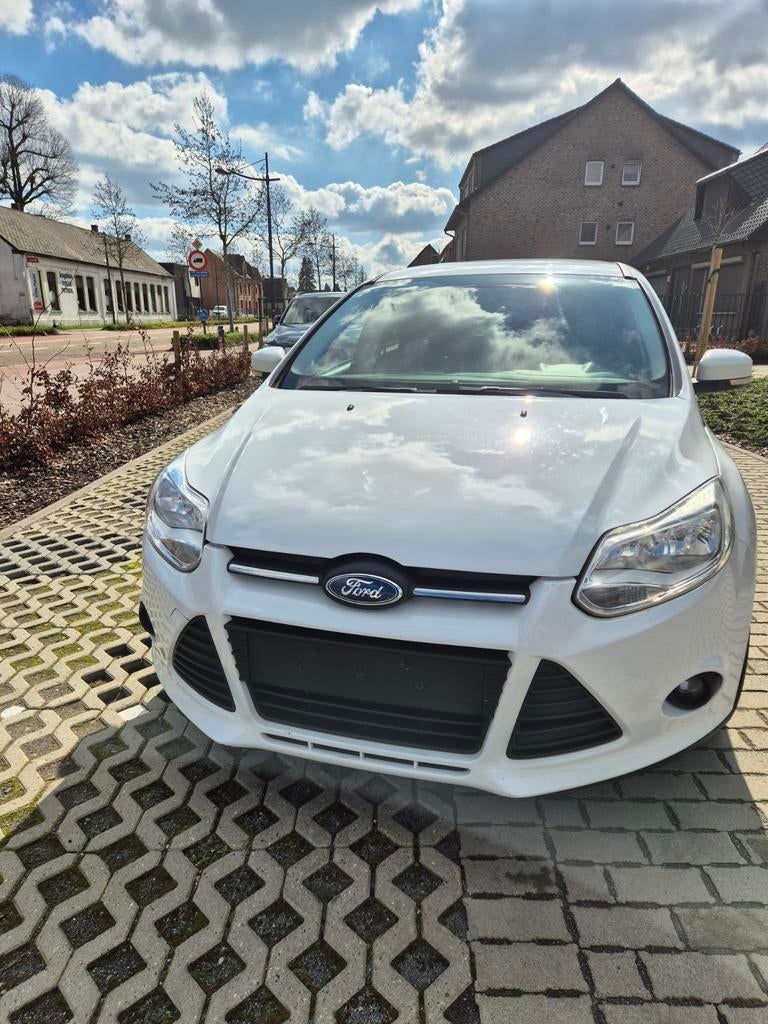 Ford Focus Bj 2014, Euro 5,189.756 km Zo Meenemen, Auto's, Focus, Stof, Zwart, Wit