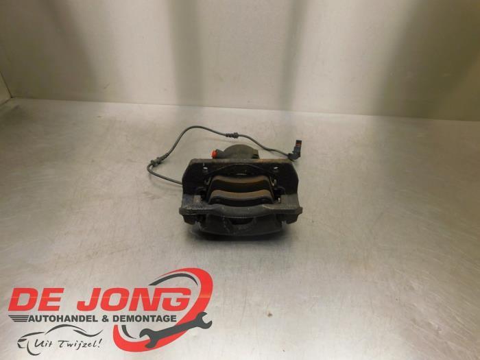 Etrier de frein (pince) avant droit d'un Mercedes B-Klasse, Autos : Pièces & Accessoires, Freins & Transmission, Mercedes-Benz