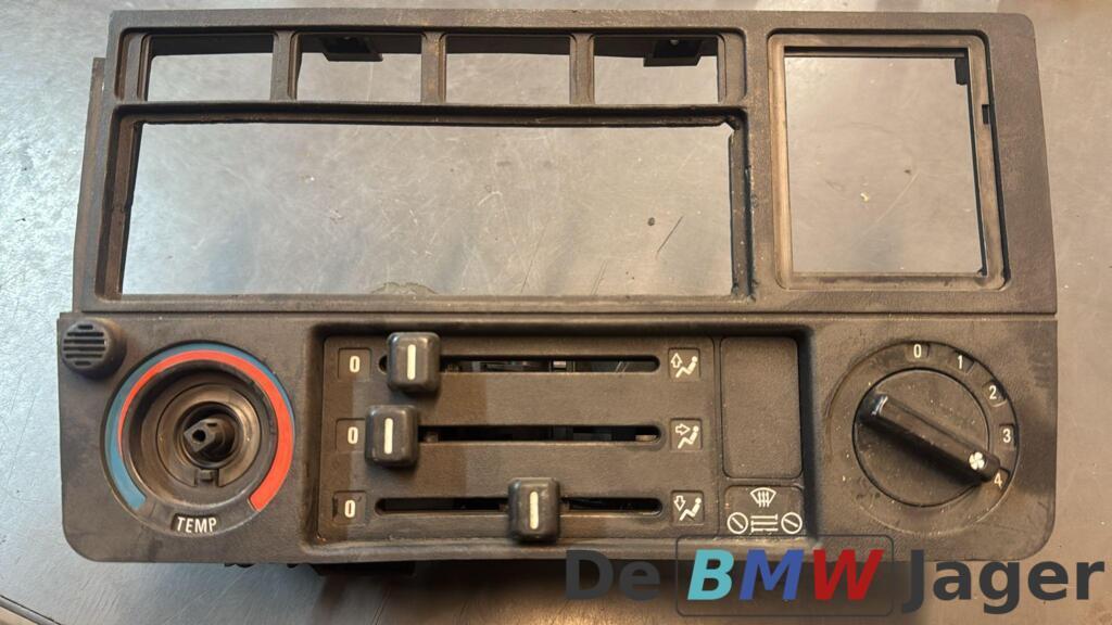 Bedieningspaneel kachel BMW 3-serie E30 64111385879, Gebruikt, Ophalen of Verzenden, BMW, BMW