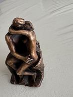 Bronzen beeldje ‘ De Kus’ Le Baiser goede staat., Collections, Statues & Figurines, Enlèvement ou Envoi