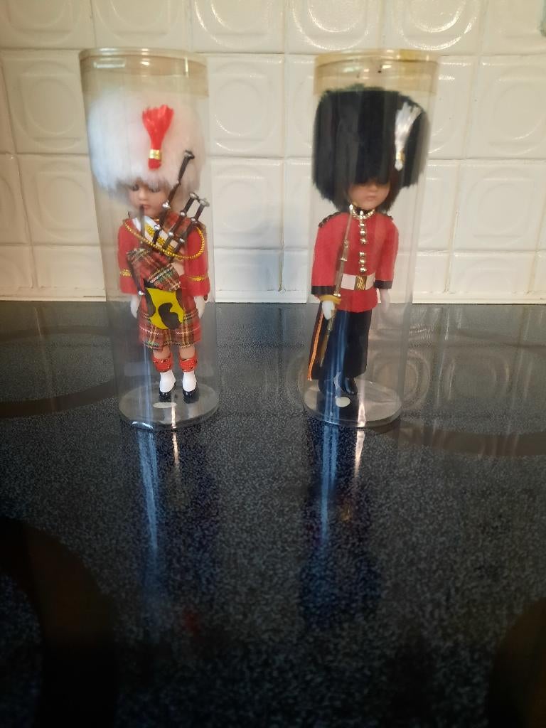 souvenier van Londen "de wacht man en vrouw" nog nieuw, Verzamelen, Overige Verzamelen, Ophalen of Verzenden, Nieuw