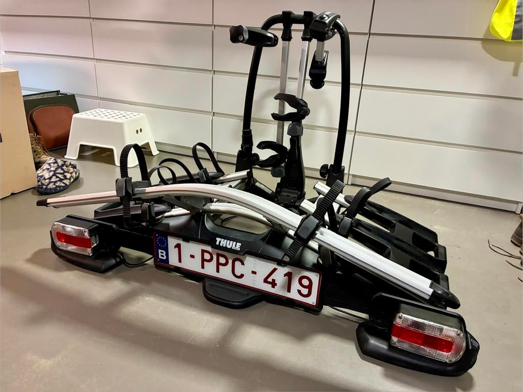 Thule VeloCompact 927 + Velocompact 9261 - 3+1 fietsen, Auto diversen, Fietsendragers, Ophalen, 3 fietsen of meer, Gebruikt, Brede banden