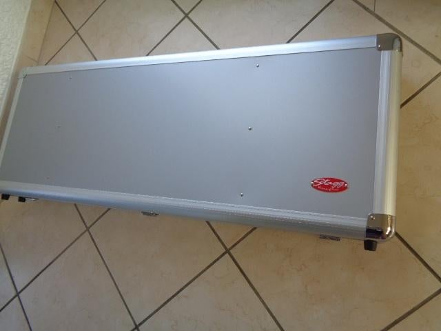 Flight Cases Coffre alu. pour guitare Electrique: "STAGG", Musique & Instruments, Boîtiers & Valises, Enlèvement, Neuf, Guitare électrique
