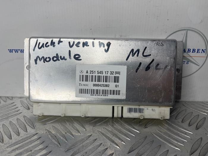 Luchtvering module van een Mercedes ML-Klasse, Auto-onderdelen, Ophanging en Onderstel, Mercedes-Benz, Gebruikt, 3 maanden garantie